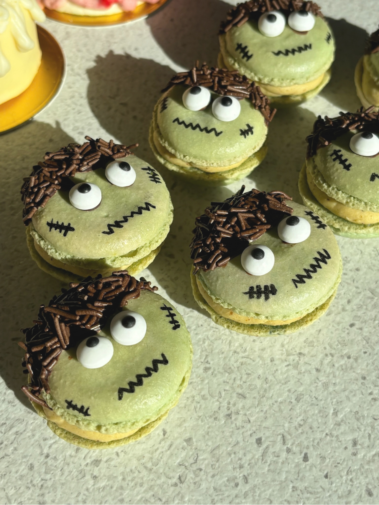 Frankenstein Macaron