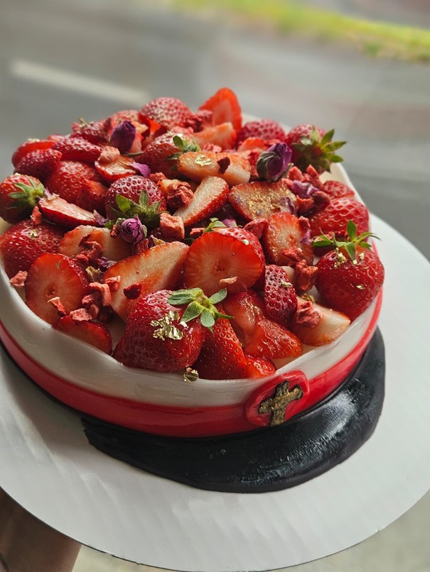 Graduation mousse cake