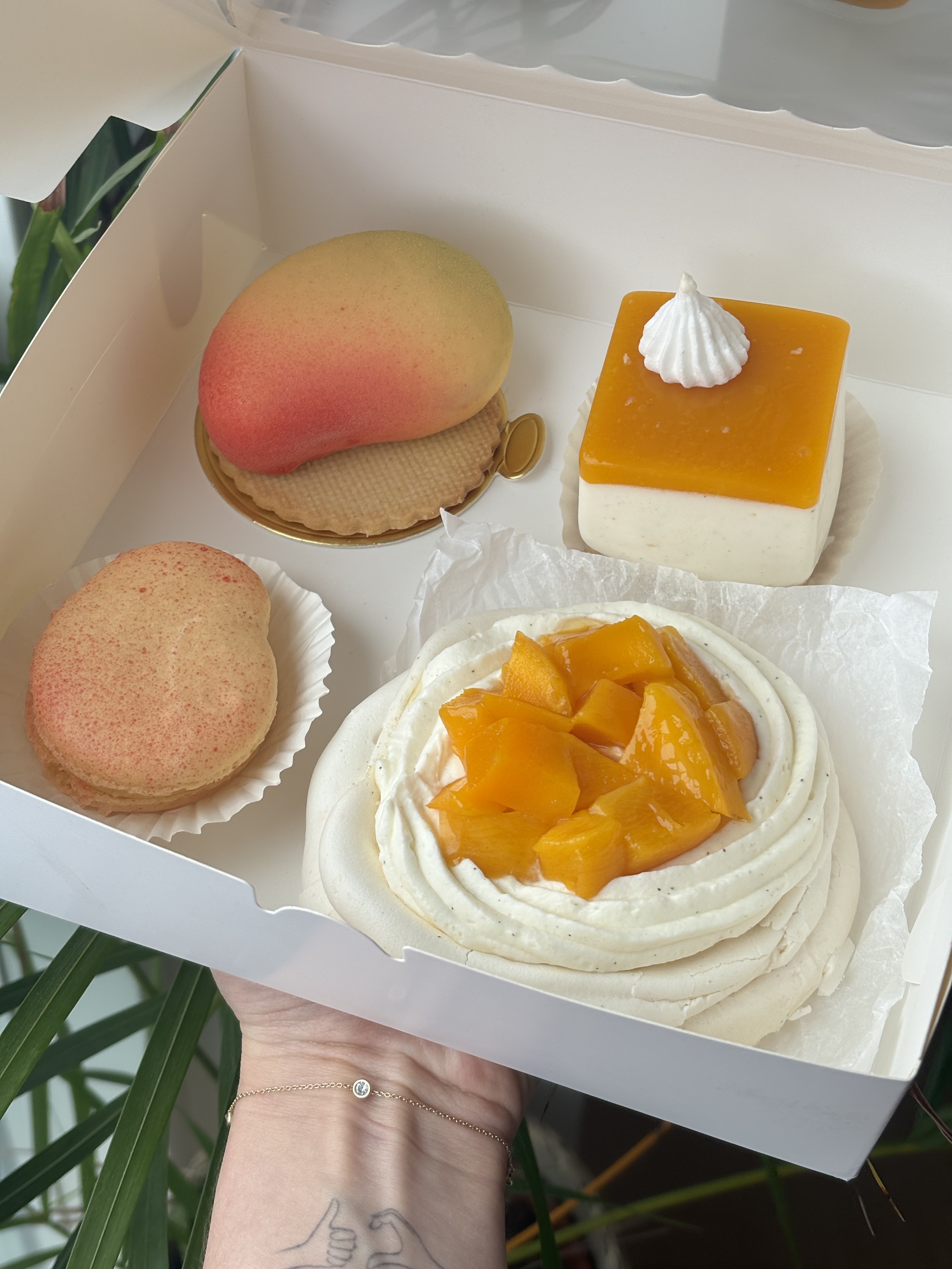 Mango pastry box