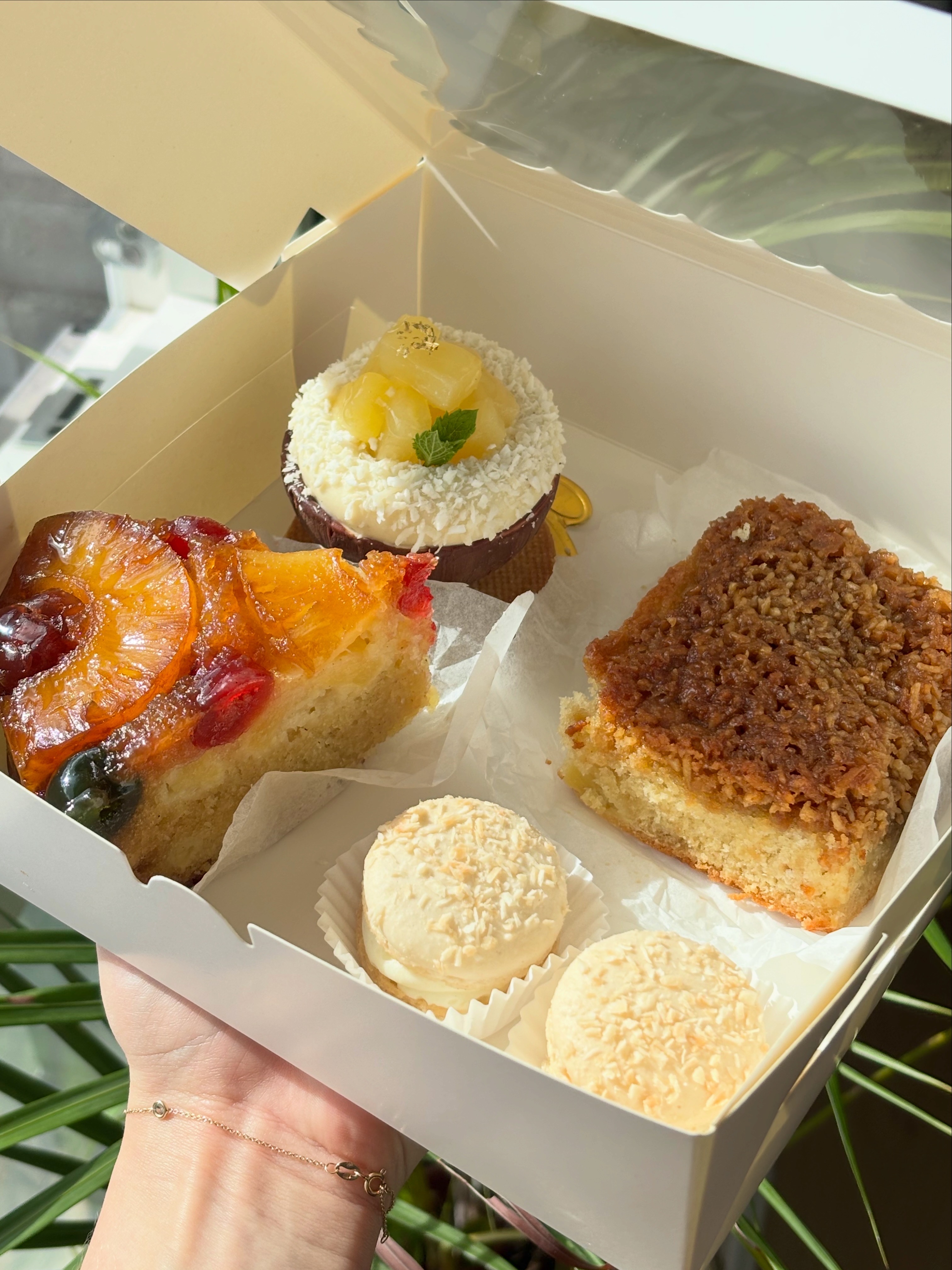Weekly pastry box